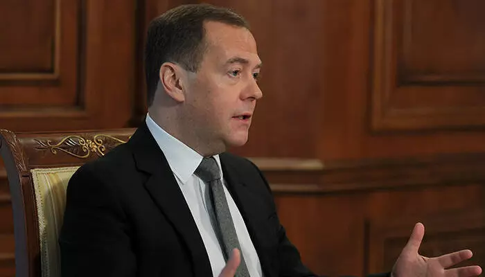 Медведев оскорбил президента Левитса