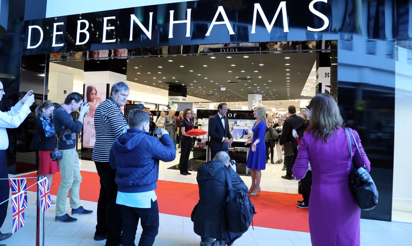 Debenhams закроет все магазины и уволит 12 000 работников. Но не в Латвии!