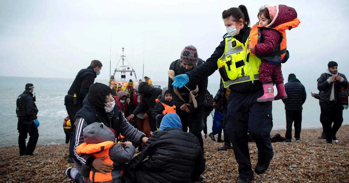 Францию разозлило требование Британии "забрать мигрантов обратно"