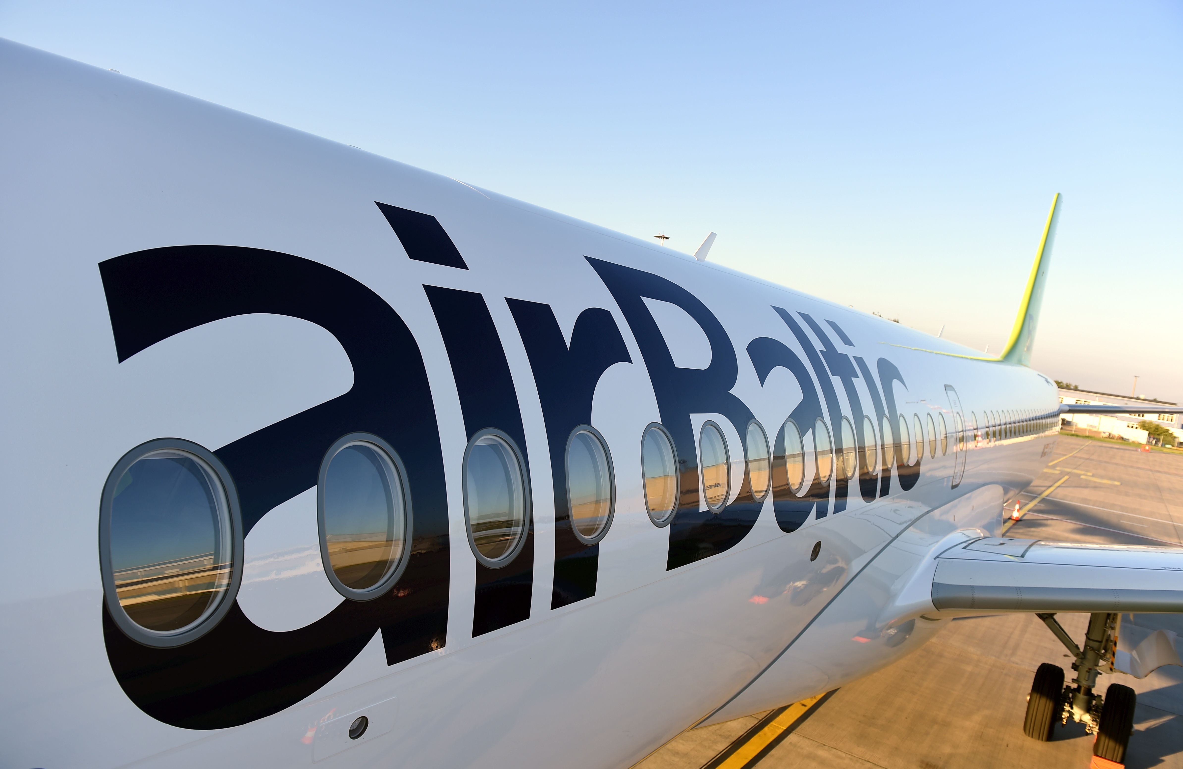 "airBaltic" до конца года отменяет авиарейсы в Тель-Авив