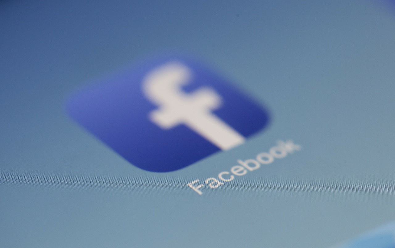 Facebook тестирует программу предотвращения конфликтов в комментариях