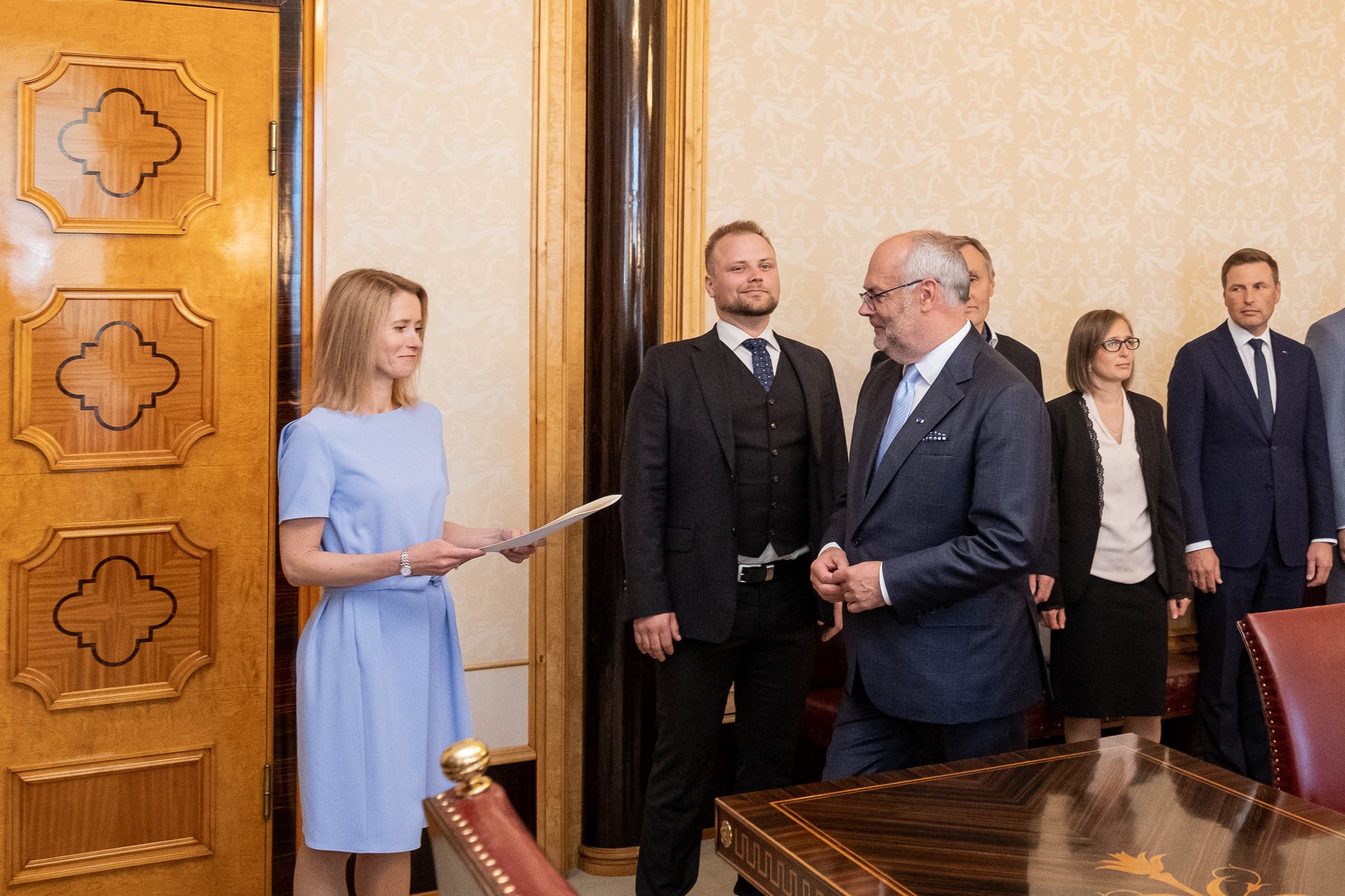 Отпуска у вас летом не будет": президент Эстонии утвердил новое правительство со старым премьером