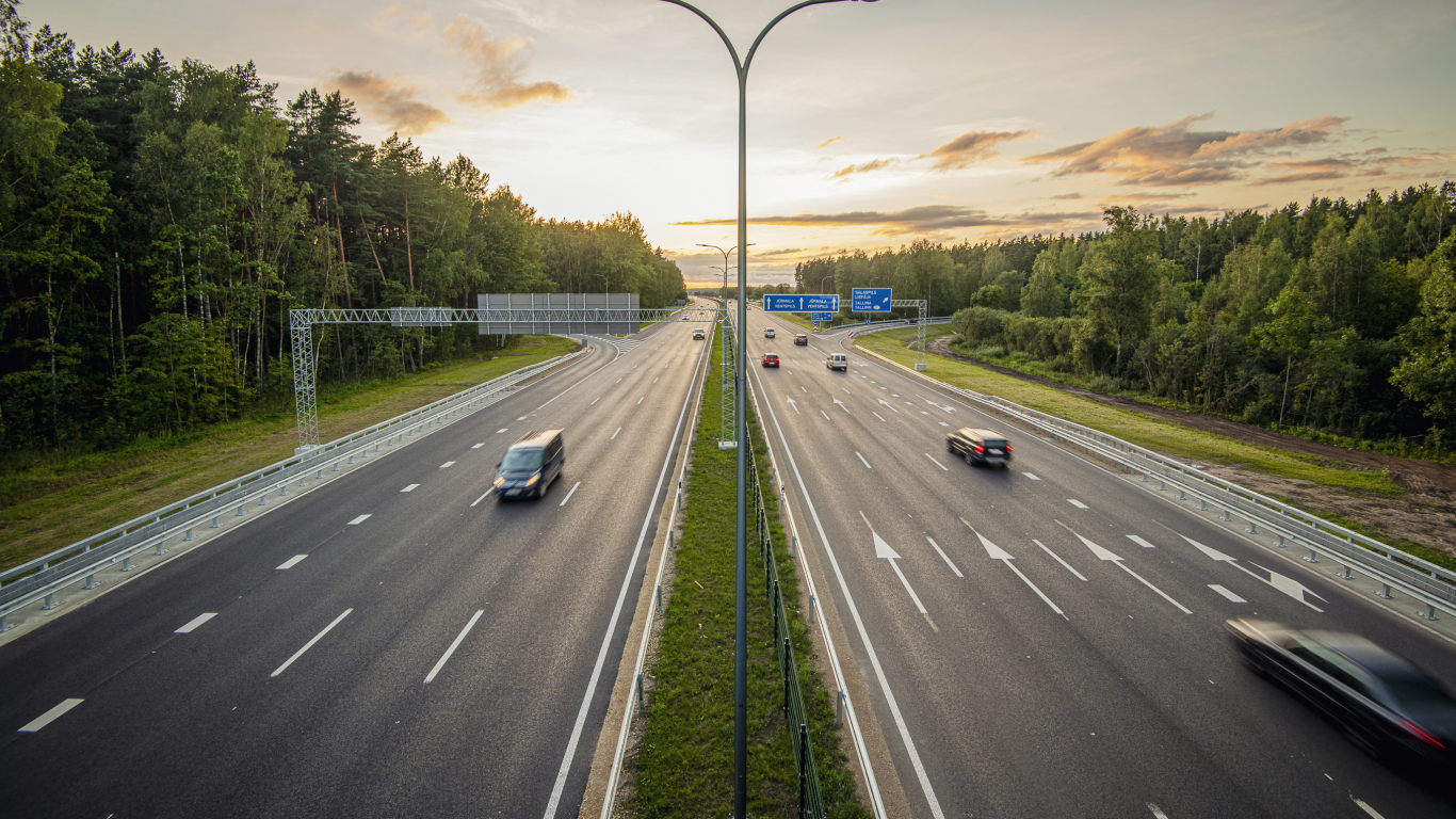 Первая скоростная автомагистраль в Латвии появится в 2028 году