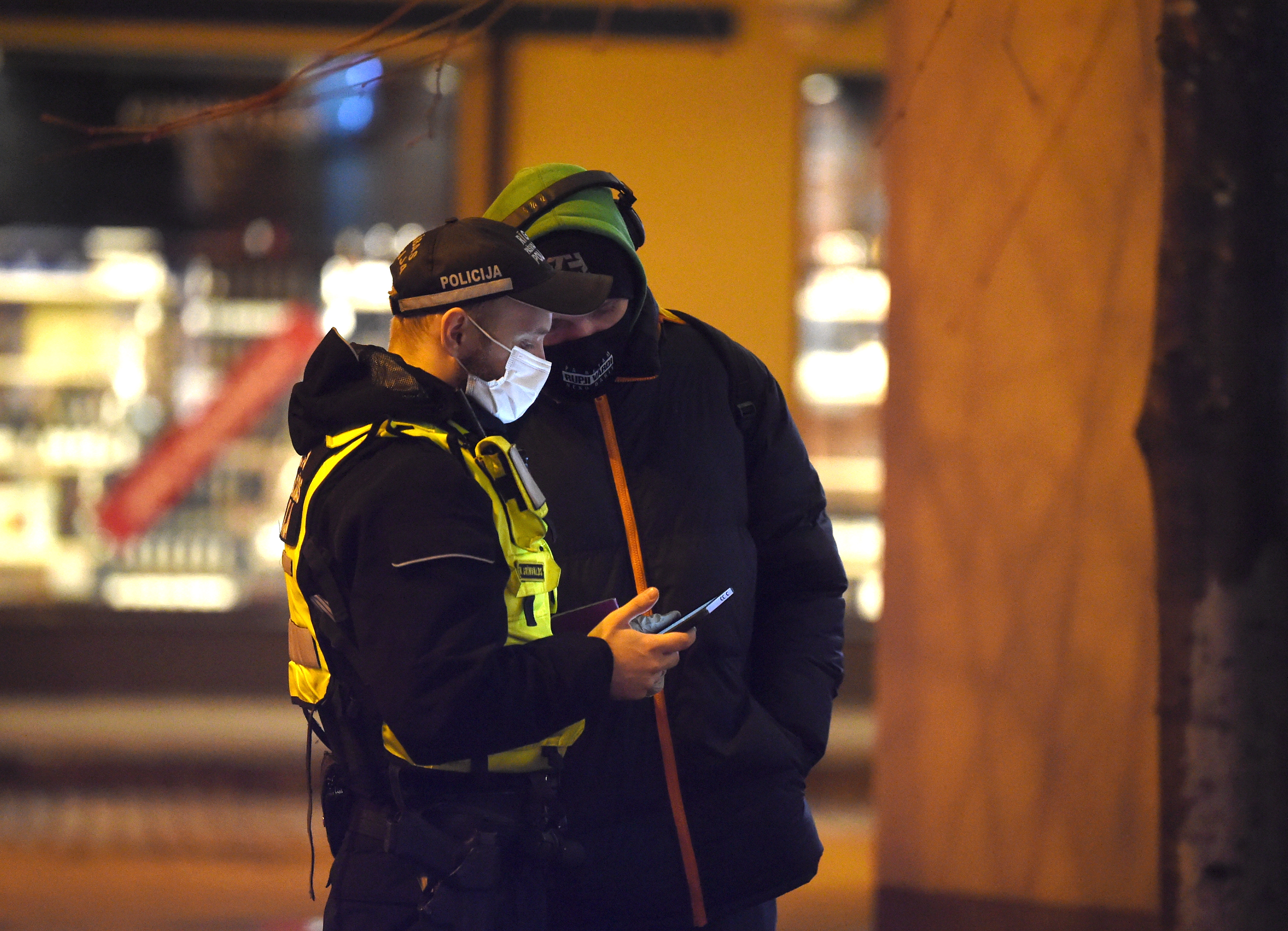 Valdība lemj neturpināt komandantstundu