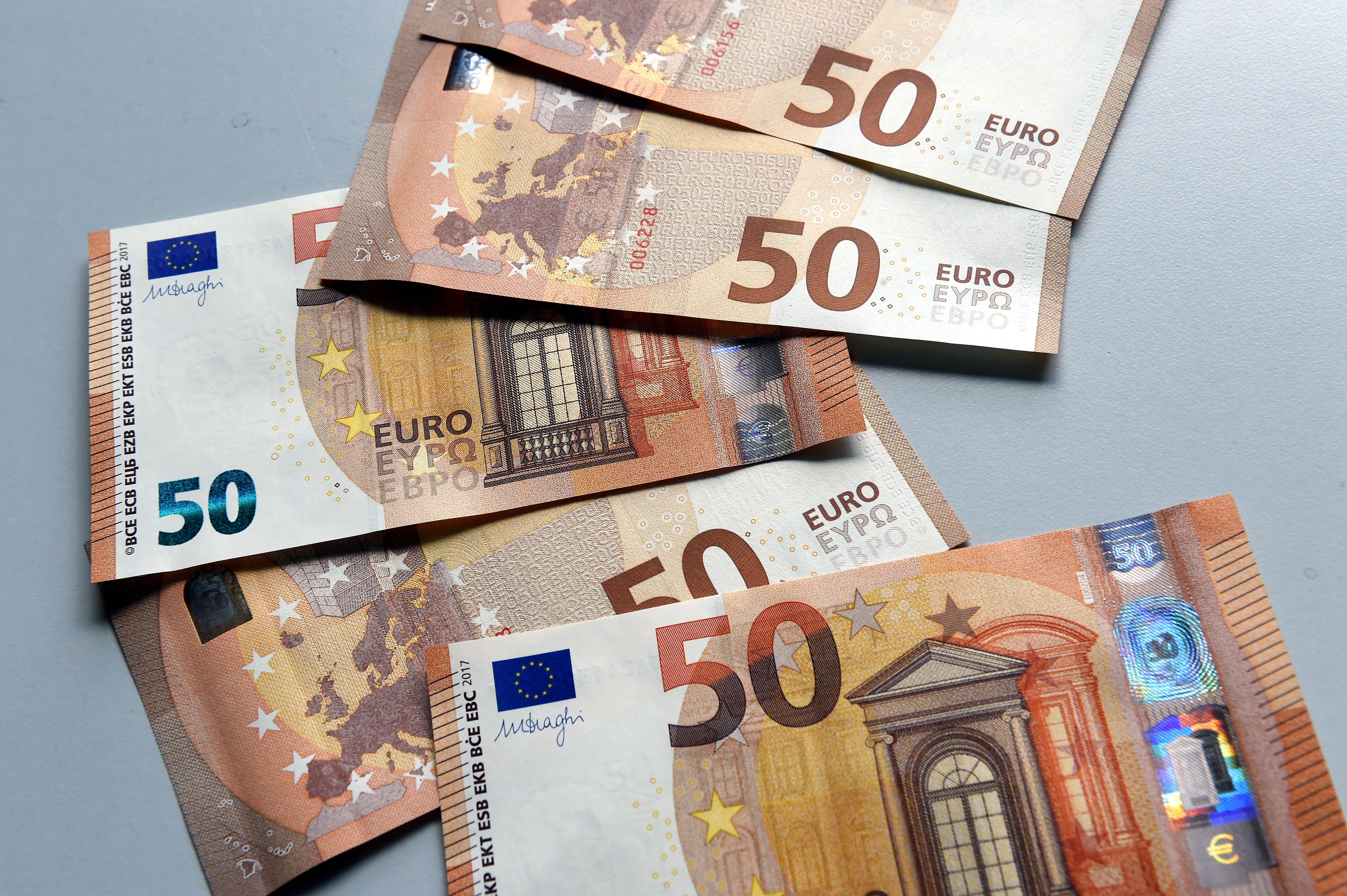Крупные компании, пострадавшие от кризиса смогут получить большие гранты