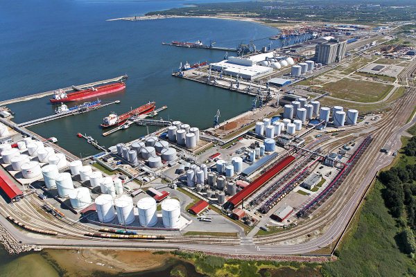 Эстония планирует создать в Палдиски плавучий LNG-терминал к осени