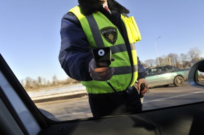 Для контроля за безопасностью движения не хватает сотен полицейских