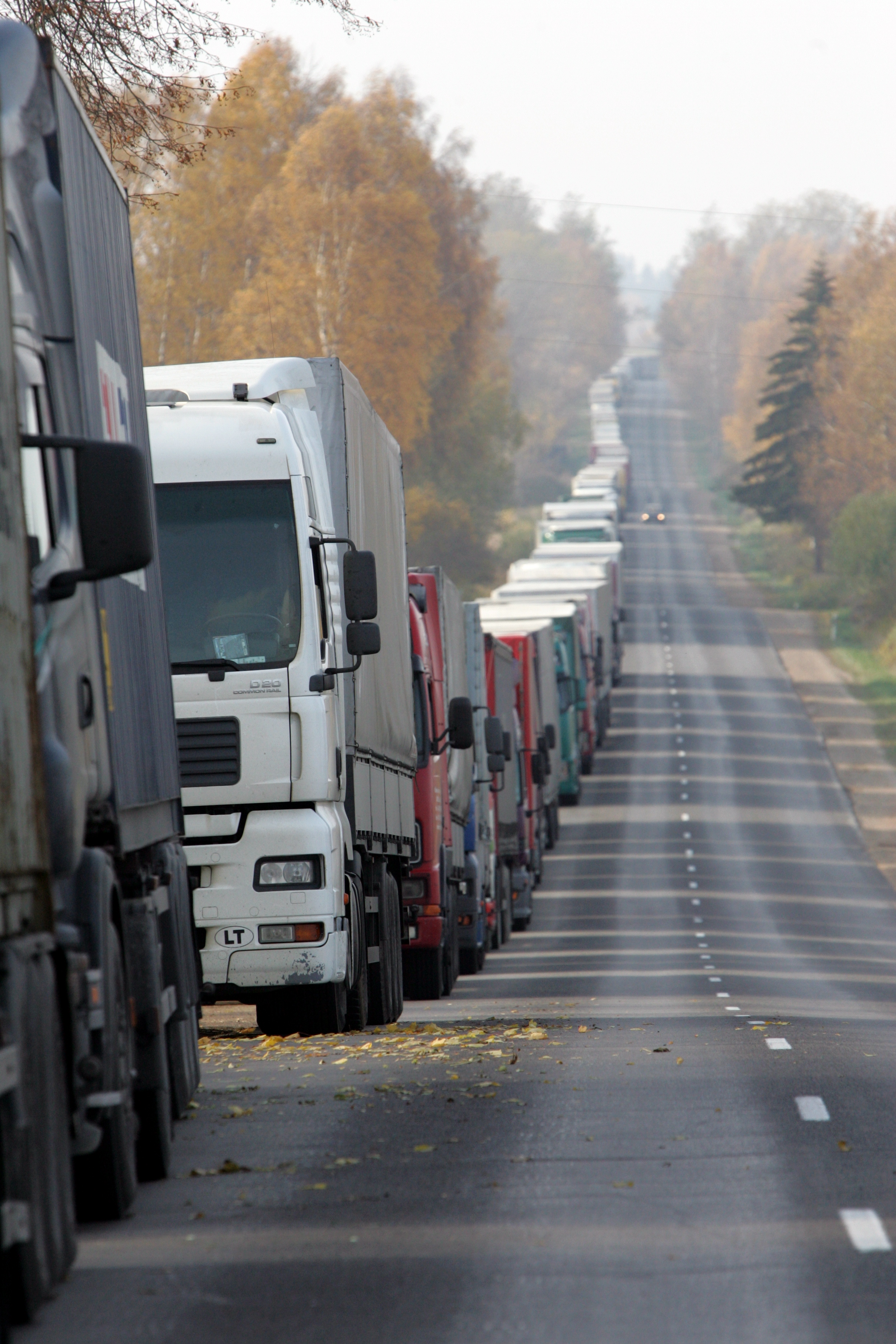 В Терехово собралась очередь из 850 грузовиков