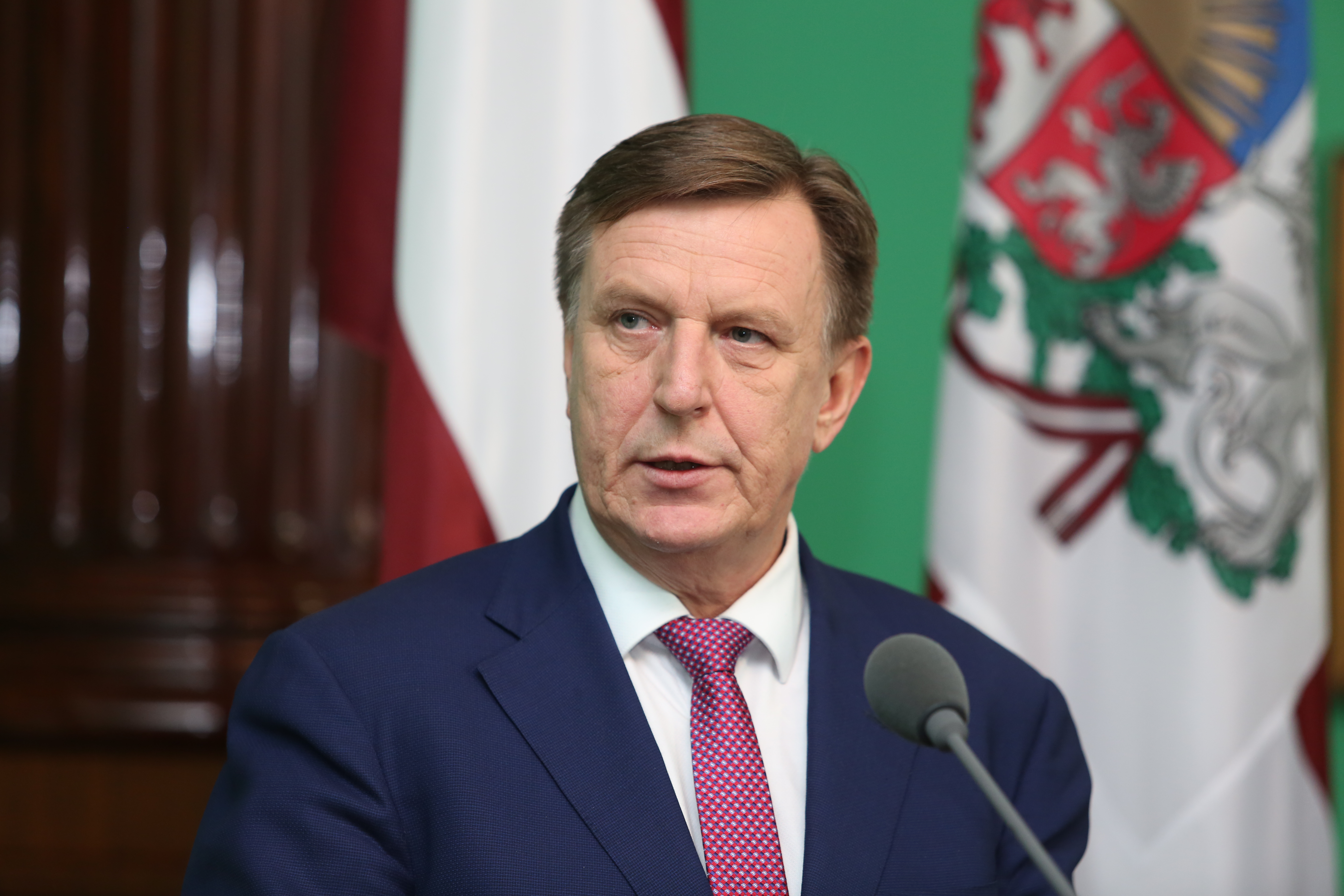 Кучинскис призвал во время войны обойтись без мероприятий 16 марта и 9 мая