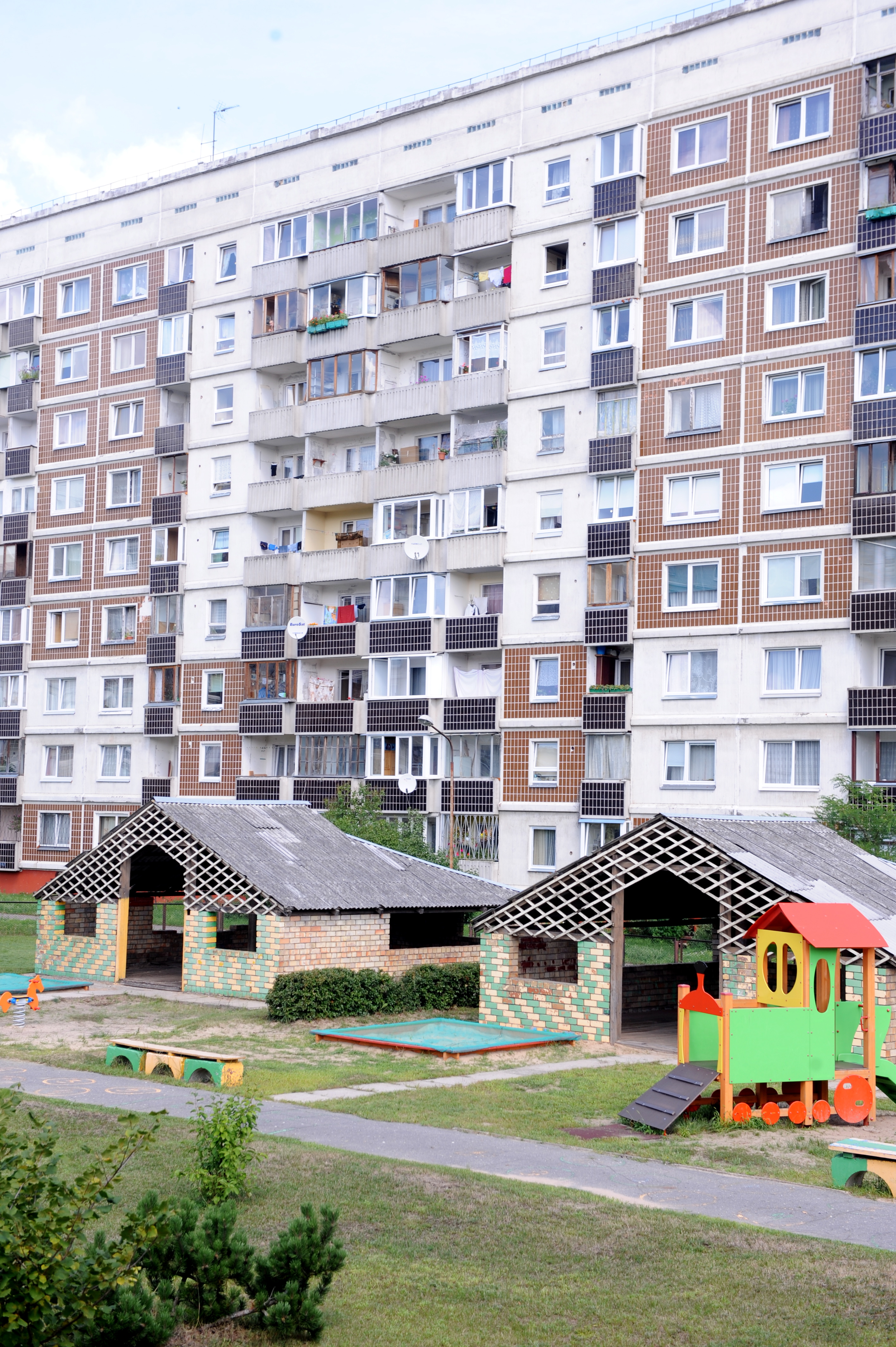 Жильё все менее доступно, покупатели замерли в ожидании