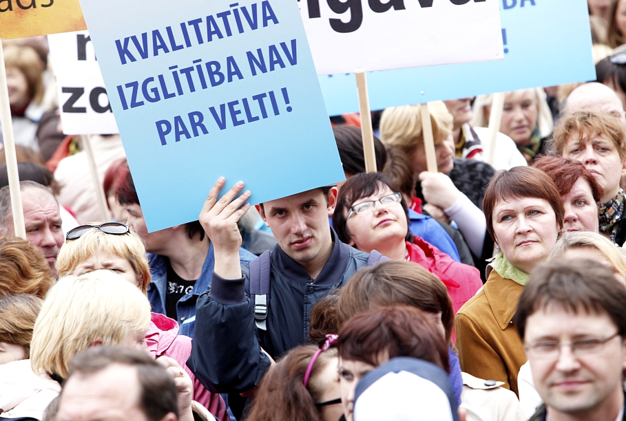 Профсоюз учителей требует обещанных денег. И грозит забастовкой