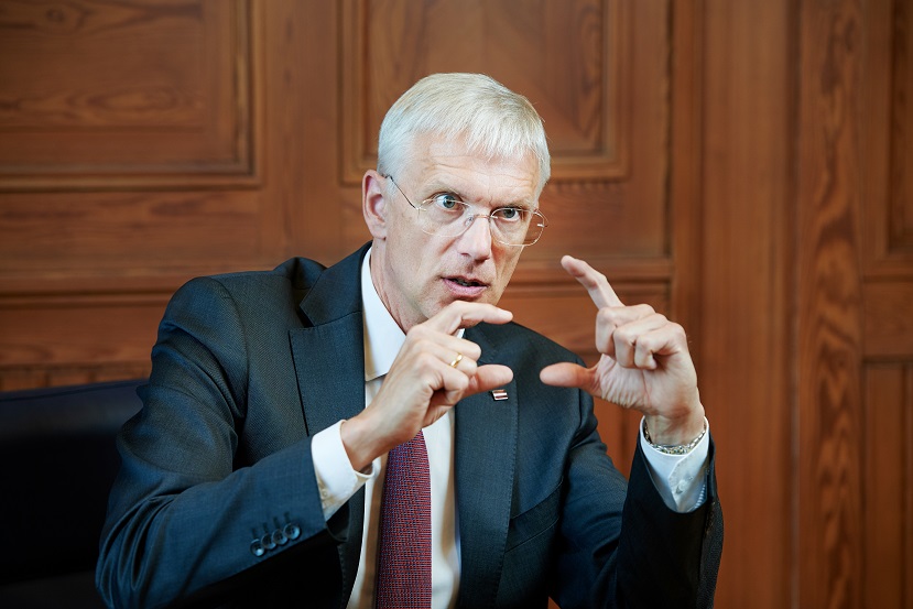 Кариньш: "Логично почему у вакцинированных послабления есть, а у остальных - нет"