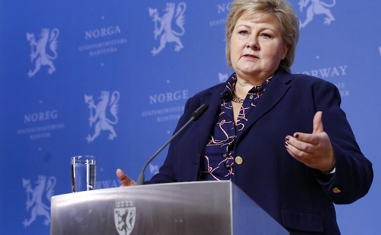 Премьера Норвегии оштрафовали - слишком много гостей на юбилее