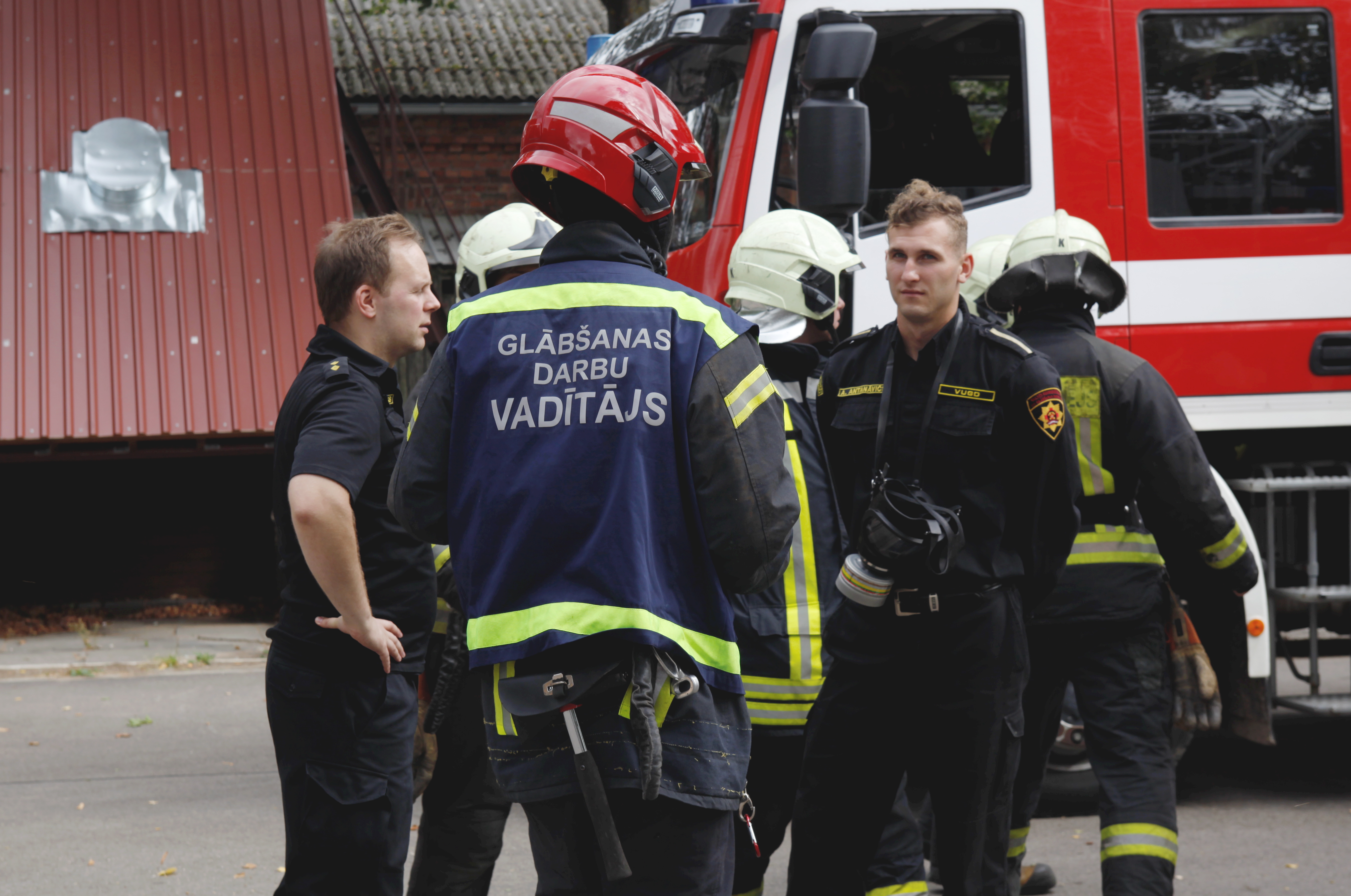 No vairākiem ugunsgrēkiem Latvijā izglābti cilvēki
