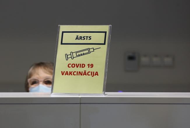 Павлютс: врачей больше чем вакцины. Всем может не хватить в январе
