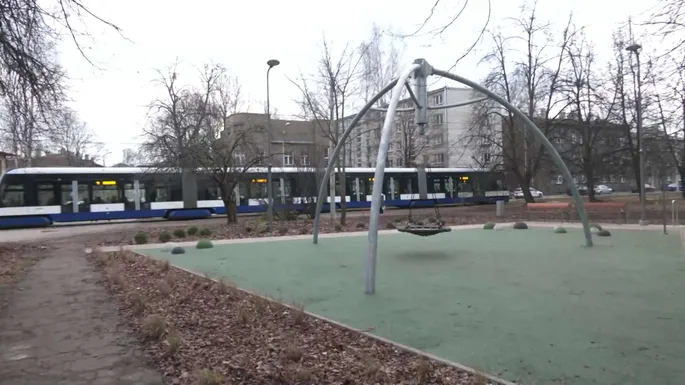 Качели по цене частного дома