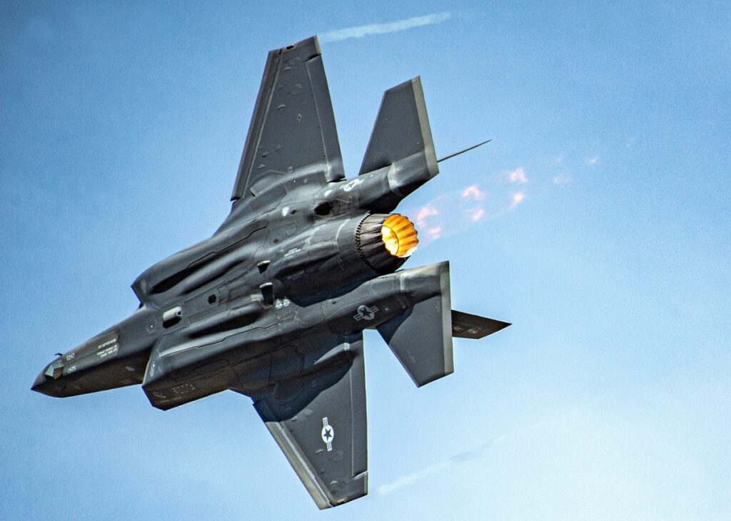 США отменили запрет на полеты F-35