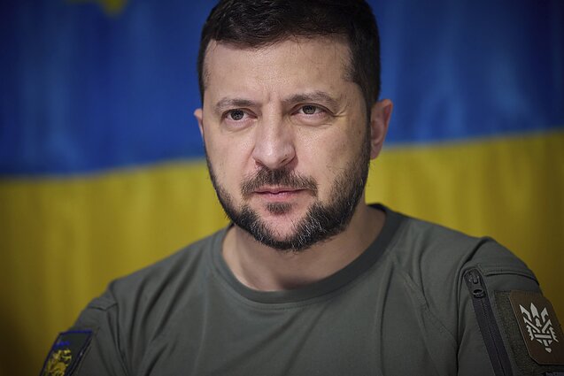 Зеленский назвал ситуацию на фронте в Донбассе тяжелой и мучительной