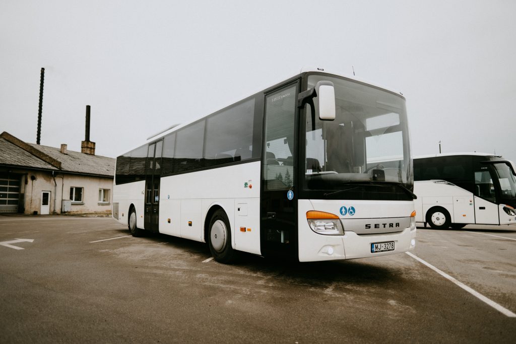 Больной Covid-19 ехал автобусом Талси-Дубулты-Рига и обратно