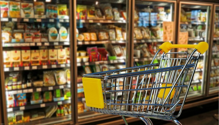 Людей шокируют цены в магазинах. Покупателям приходится отказываться от продуктов