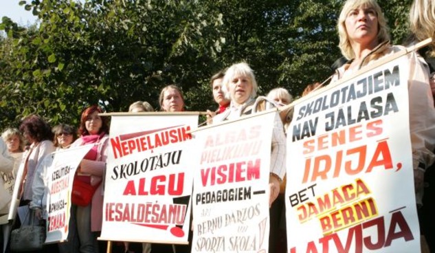 Нас предали: латвийские учителя возмущены отменой забастовки