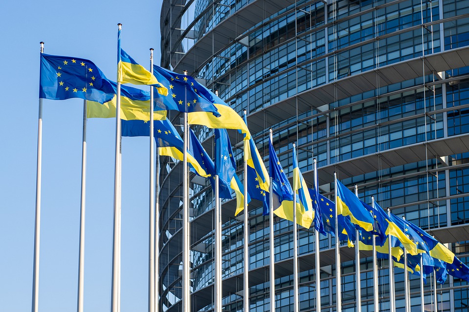 Bloomberg: все постпреды ЕС - за статус кандидата для Киева