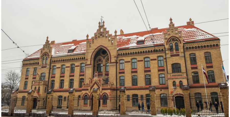 Рекорд? Пациент ожидает процедуру в Рижской 1-й больнице почти четыре года