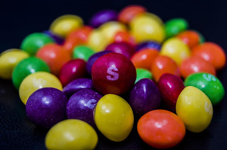 Guardian: "Вкус токсина? Skittles не пригодны для употребления человеком, утверждает истец.
