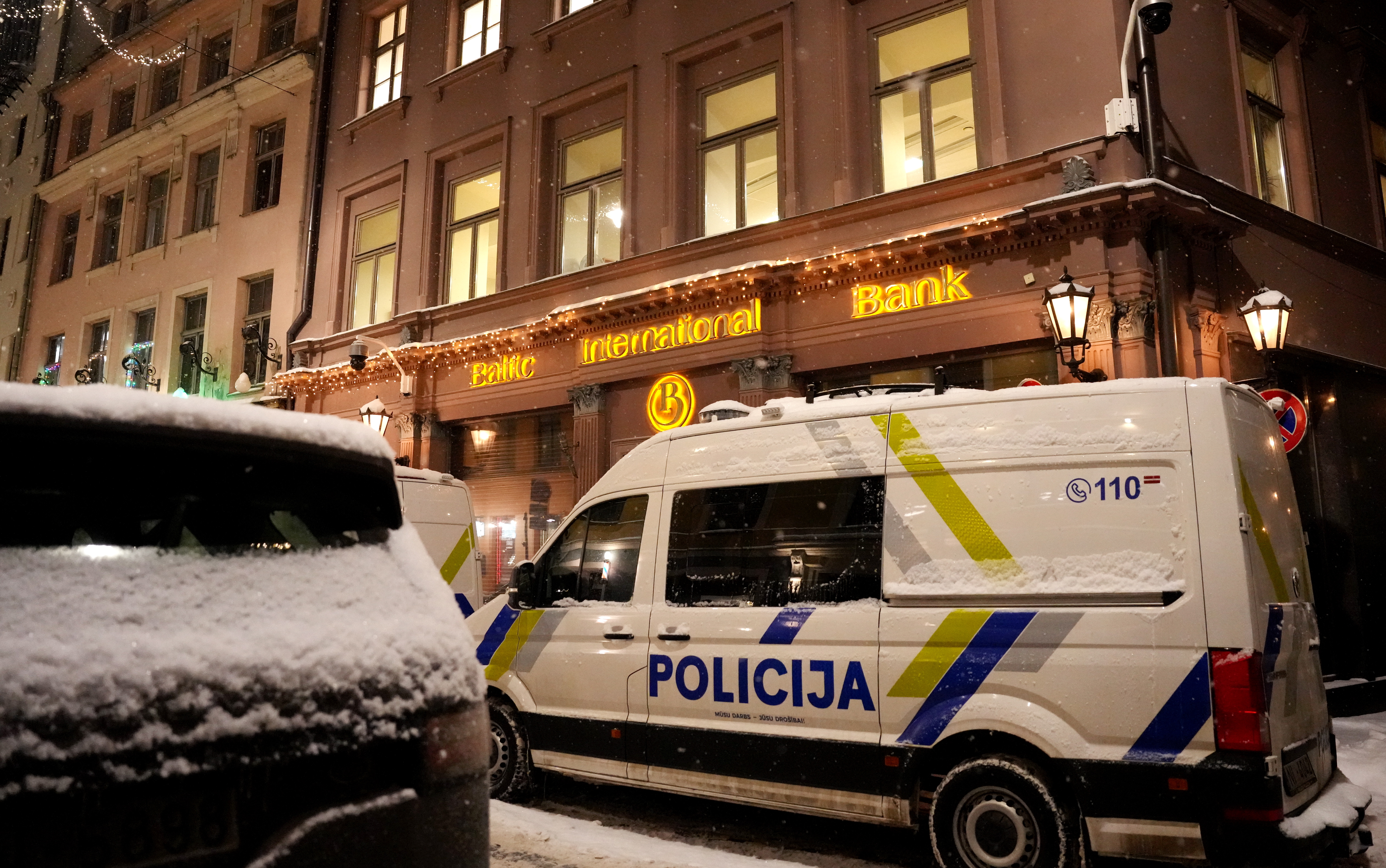 В здание "Baltic International Bank" ворвался спецназ