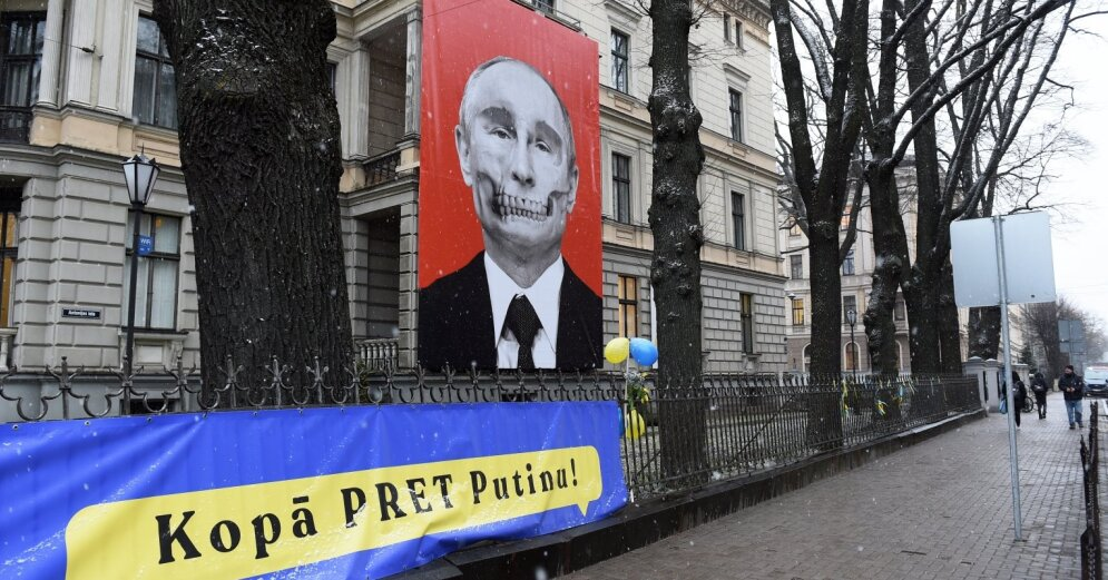 Начат сбор подписей за отключение электричества в посольстве России в Риге