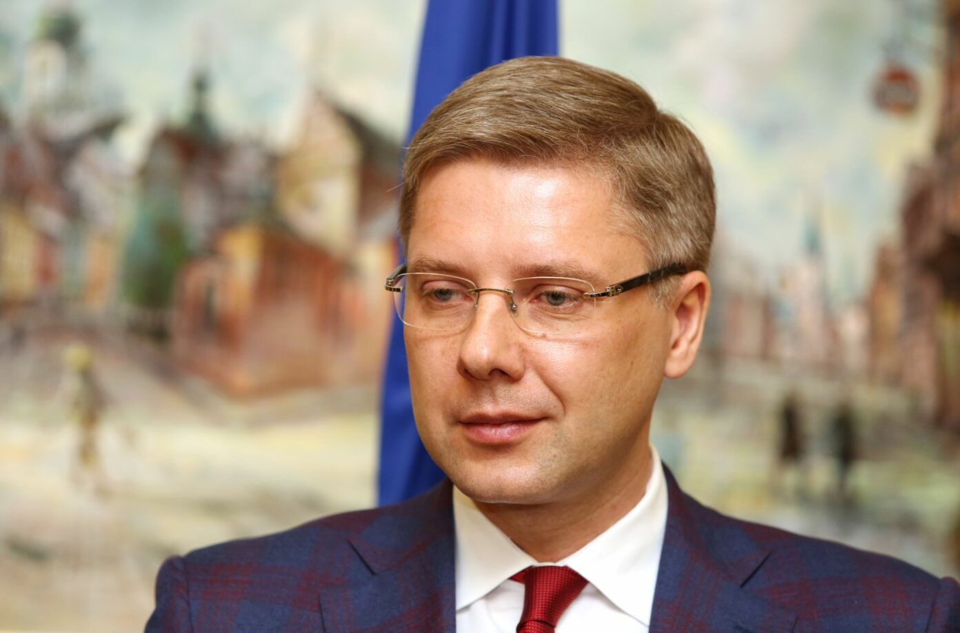 Комиссия Сейма поддержала идею аннулировать осужденным мандат евродепутата
