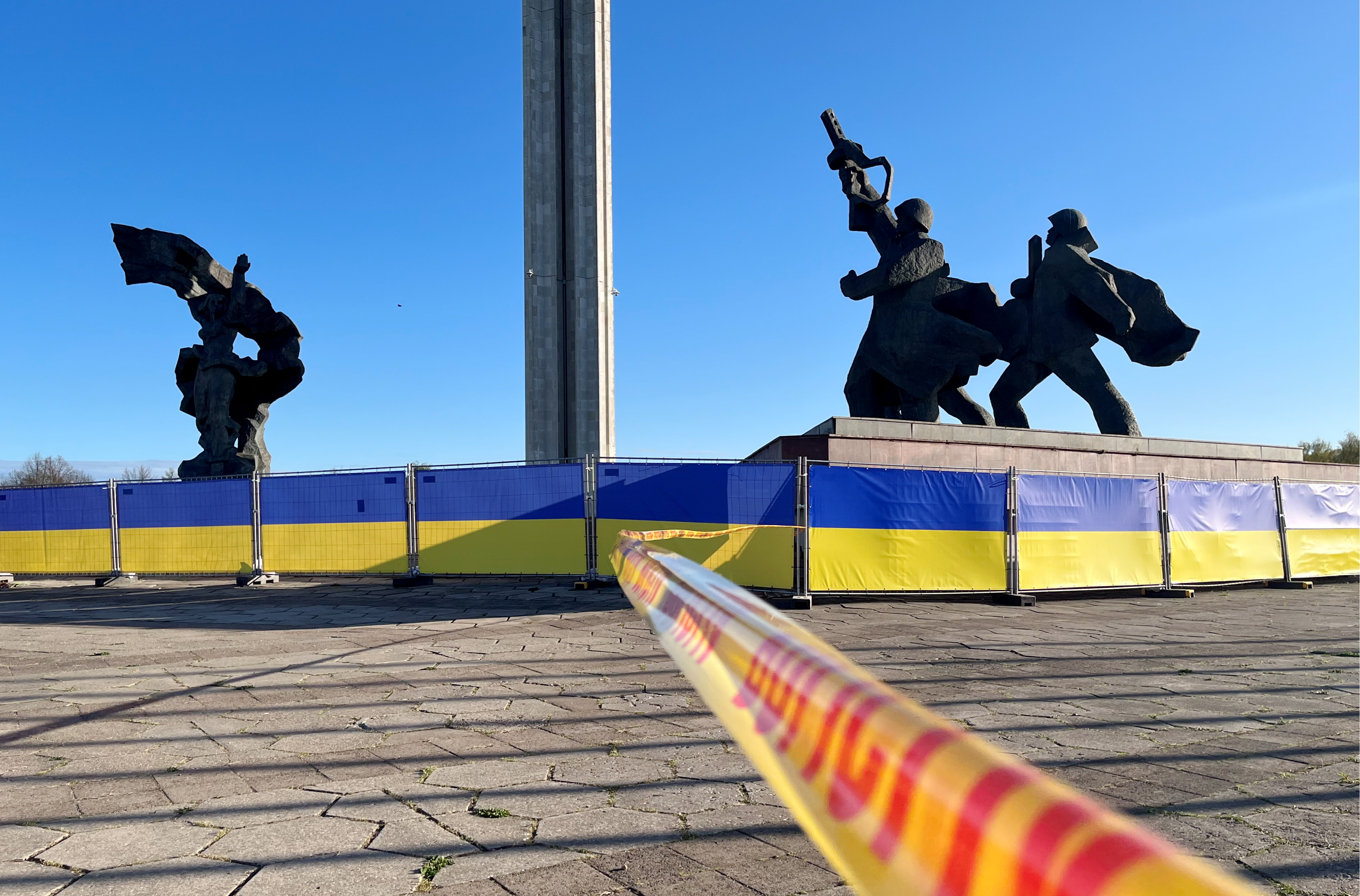 Начато оборудование площадки для демонтажа памятника в парке Победы