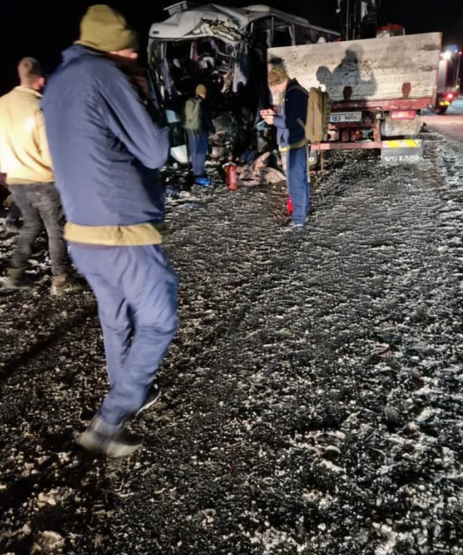 В Айнажи в автобус врезался грузовик. Водитель автобуса погиб. 26 человек - в больнице (дополнено)