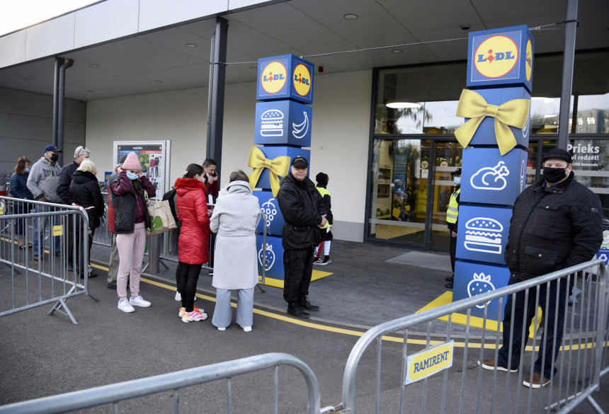 Непривитые беспокоятся - попадут ли в Lidl после 15 ноября