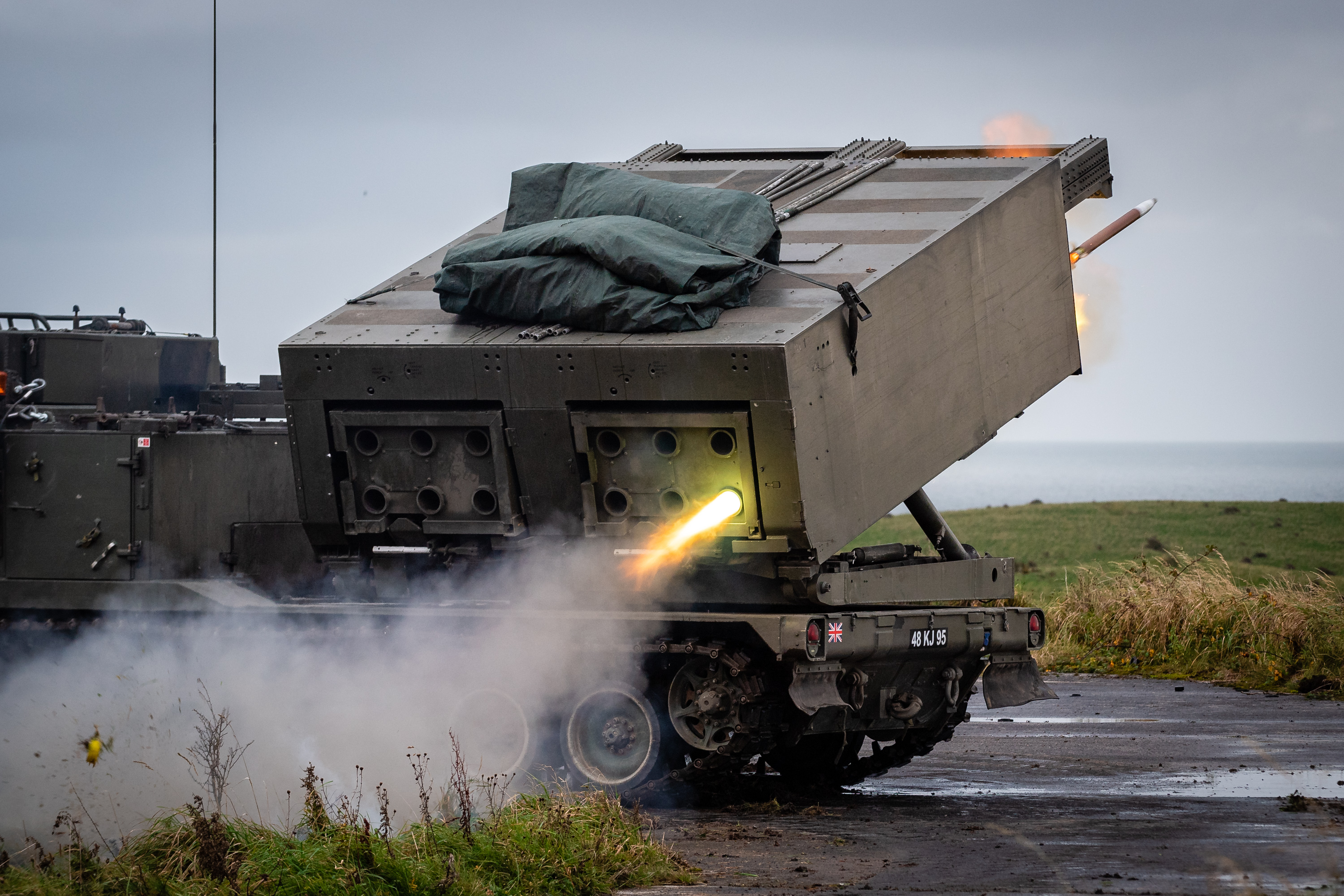 Великобритания собирается направить в Украину ракетные системы M270. Аналог американских РСЗО HIMARS