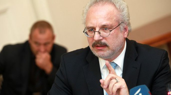Президент: смягчать ограничения это «абсолютное безумие» Президент: смягчать ограничения это «абсолютное безумие»