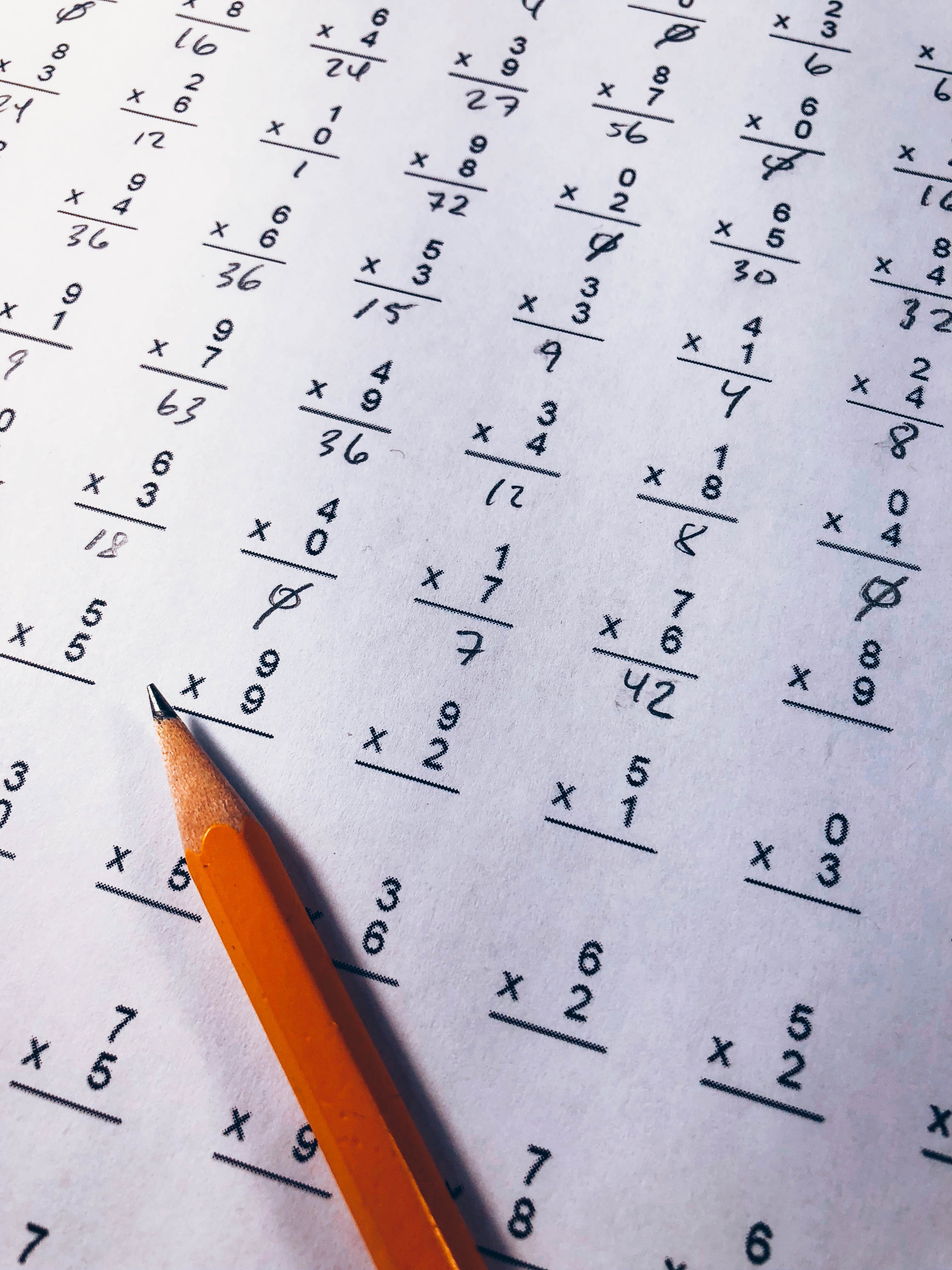 Latvijā skolēni 15 gadu vecumā vislabākos rezultātus uzrāda matemātikā