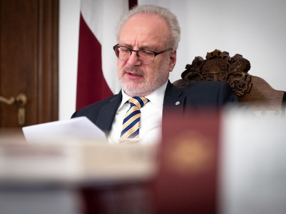 Левитс призвал правительство снизить ставку НДС на оригинальную литературу и СМИ до 5%.