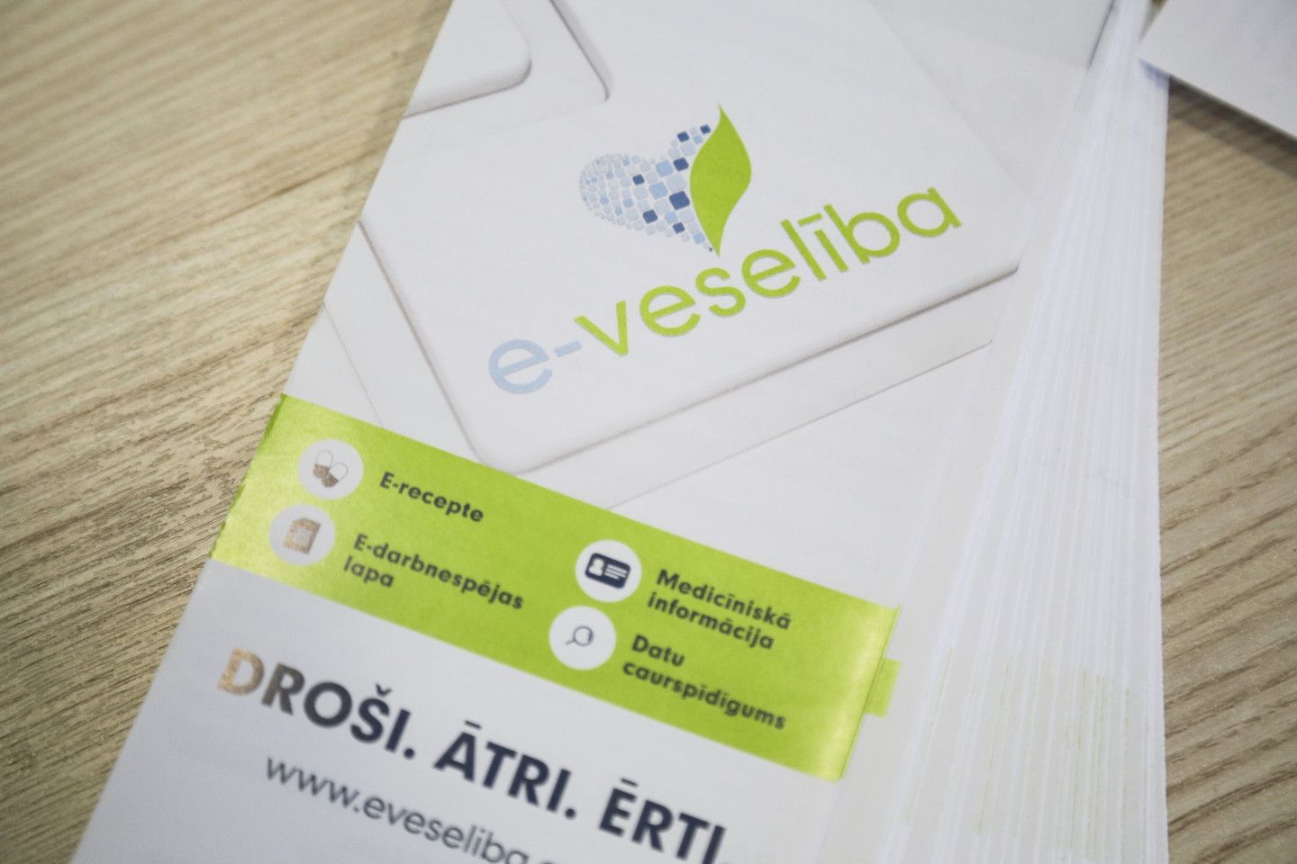 Сбой e-Veselība: данные о привитых отправляют по почте в Excel-файлах
