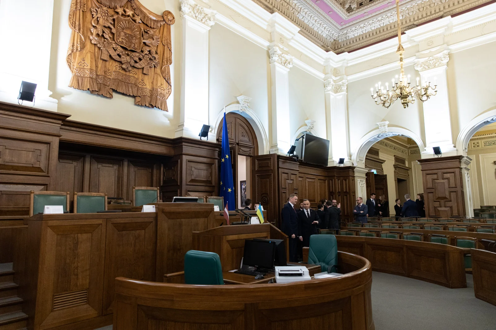 Комиссия Сейма решила против обязательного наличия высшего образования у депутатов