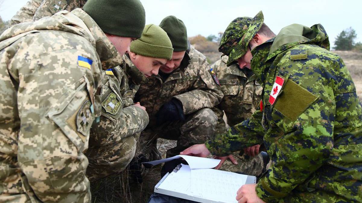 11 стран привели армии в состояние повышенной готовности из-за Украины 11 стран привели армии в состояние повышенной готовности из-за Украины