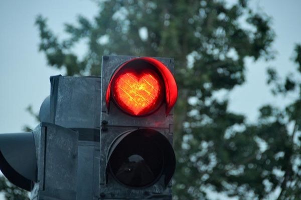 Месть бывшему: 49 раз проехать на красный свет на его автомобиле