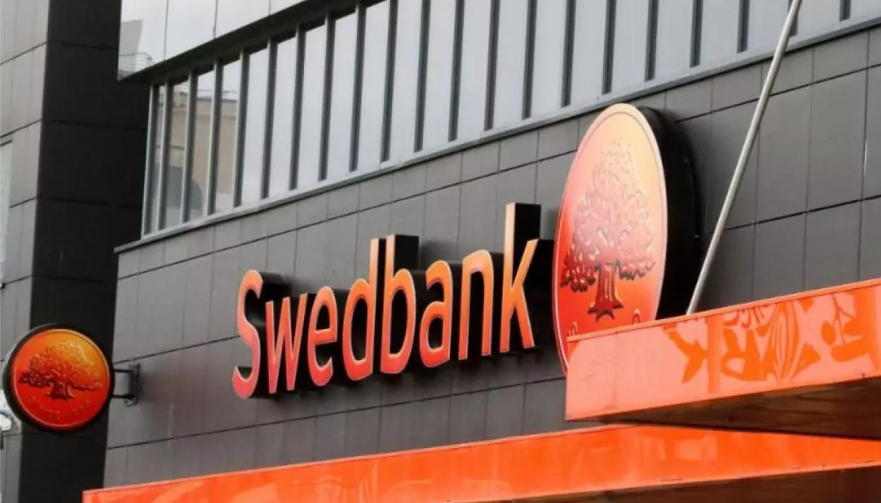 Swedbank  поднимает цены на обслуживание. Все ради нас, клиентов