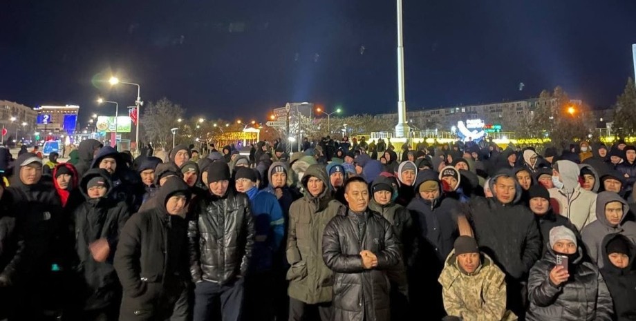 Протесты и ЧП в Казахстане. Правительство ушло в отставку