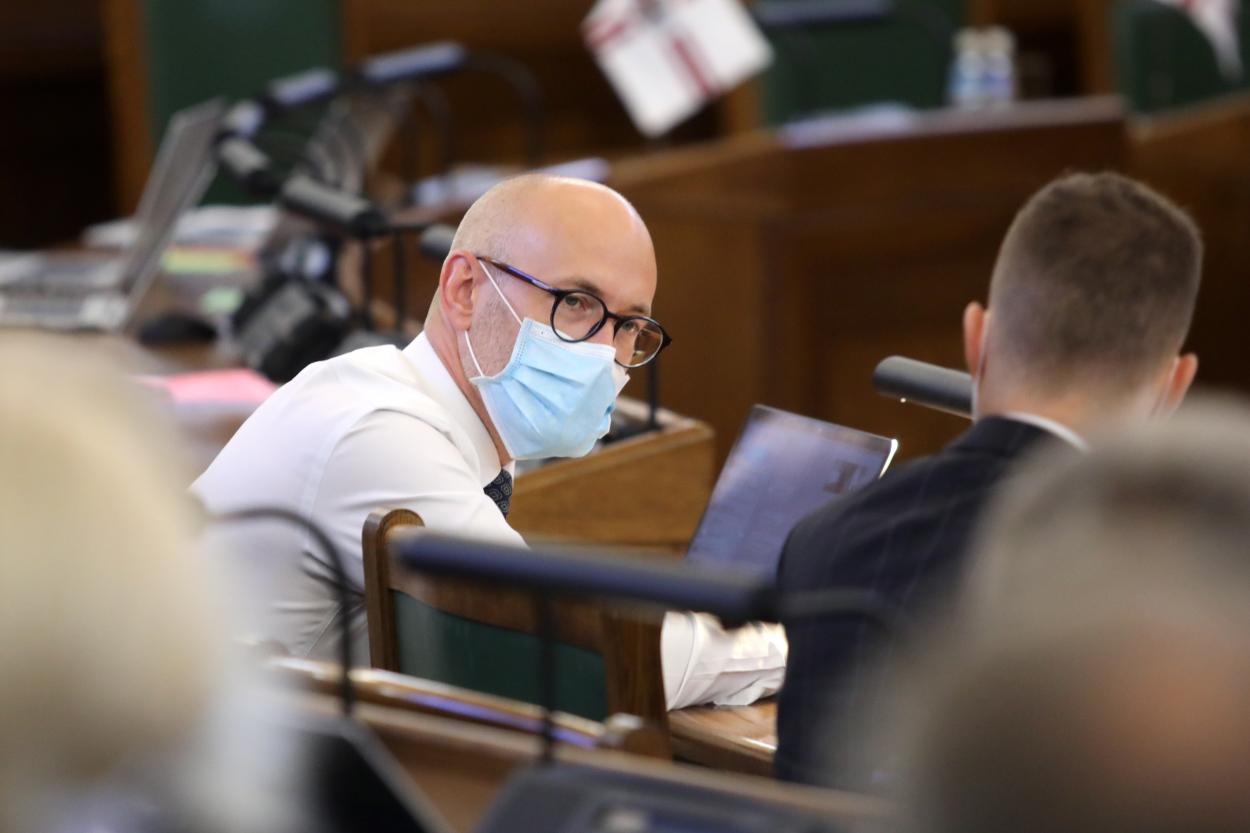 Павлютс: ограничения придется ужесточать. С этим нужно считаться