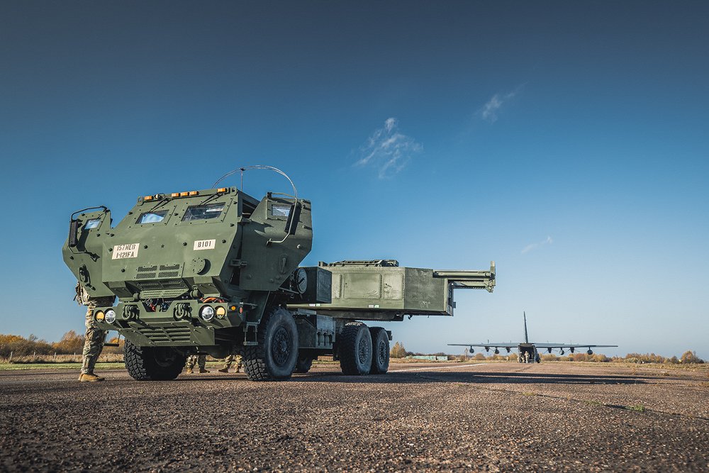 В Латвию прибудут реактивные системы залпового огня HIMARS