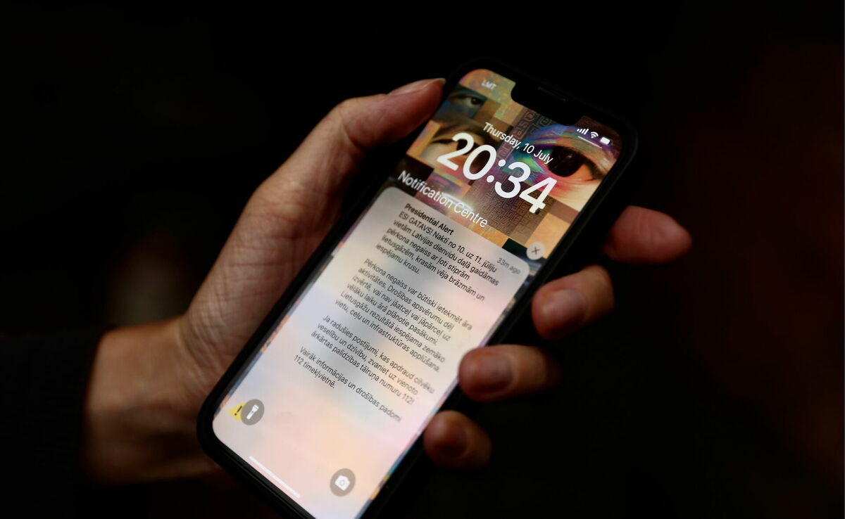 Pēta iespējas ieviest daļēji automatizētus šūnapraides brīdinājuma paziņojumus
