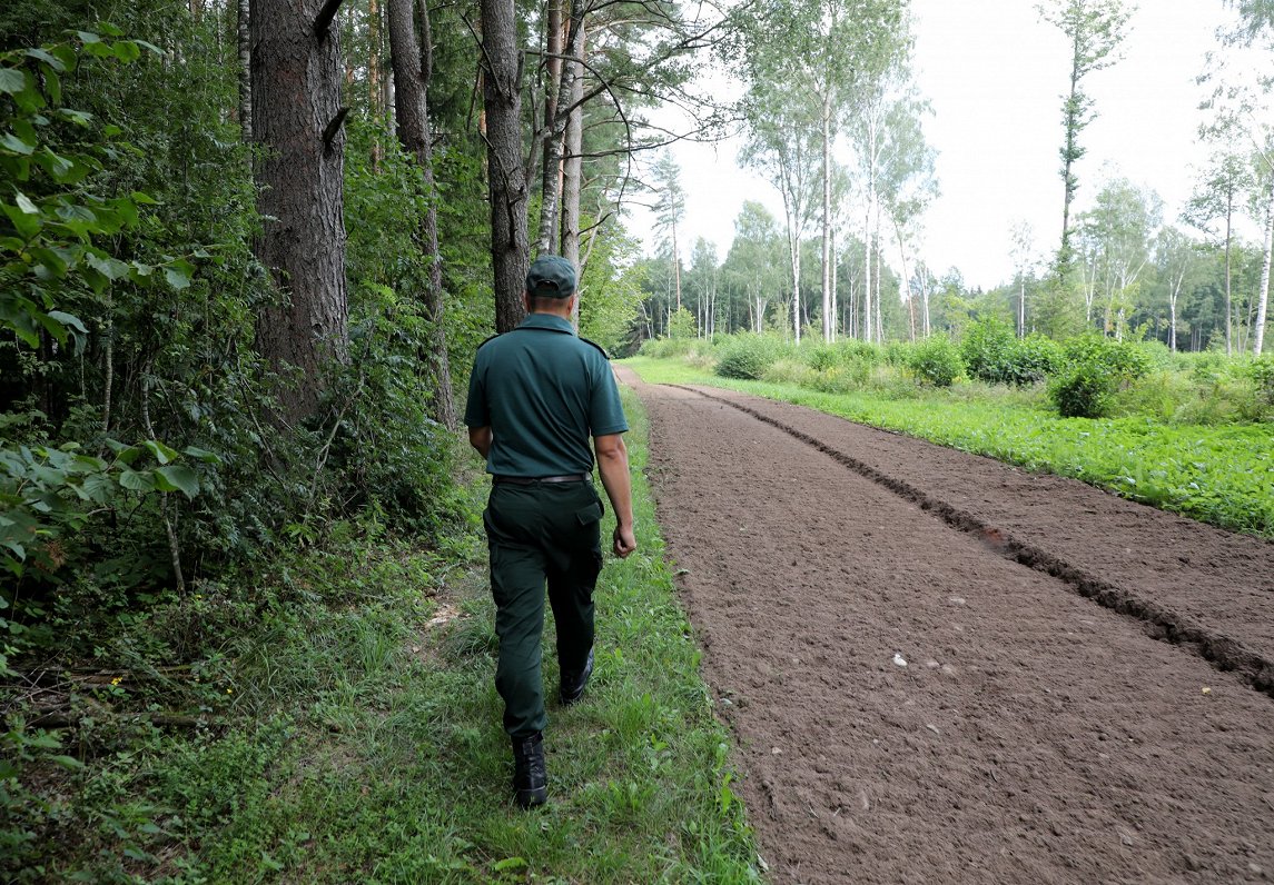 В воскресенье 20 человек пытались незаконно пересечь границу