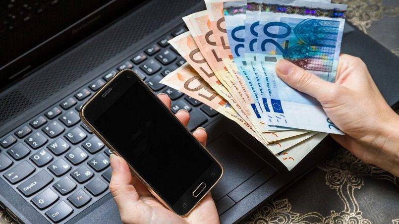 Налог на смартфоны и жесткие диски утвердили. Его назвали "вознаграждением"