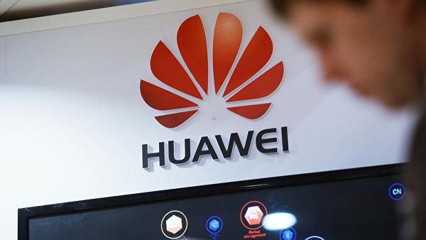 Как Apple: Huawei тоже планирует убрать бесплатную зарядку